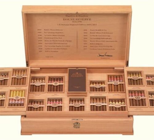 HOUSE & FRANKAU Humidror with cigars